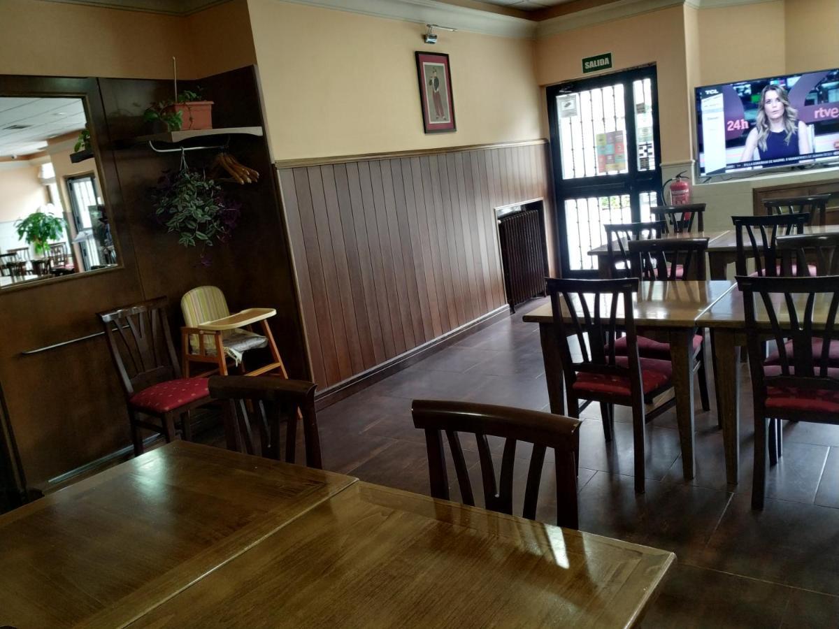 Hostal Agripino Y Restaurante Asiatico Mora